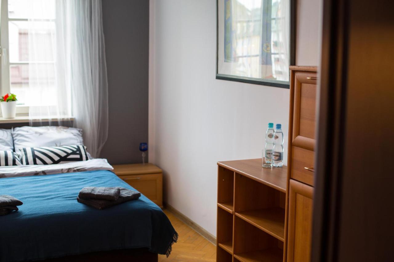 V Hostel Warschau Buitenkant foto