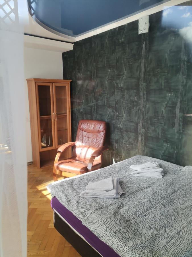 V Hostel Warschau Buitenkant foto